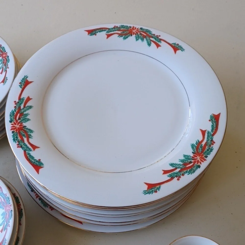 TIENSHAN FINE CHINA POINSETTIA RIBBON 8 PLACE SETTING VINTAGE